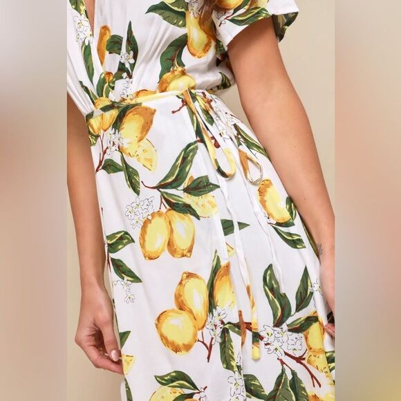 Lulus NWT A La Tart White and Yellow Lemon Print Wrap Dress size M - Picture 4 of 5